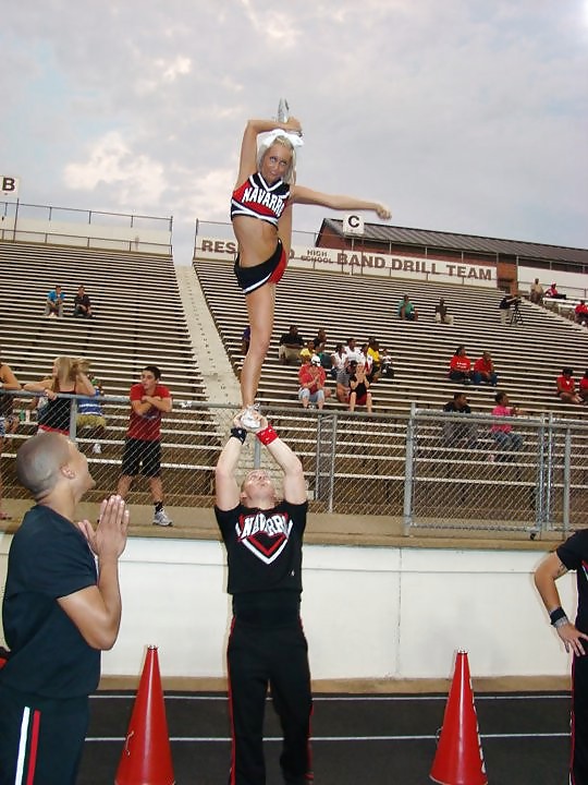 Cheerleaders
 #5282353