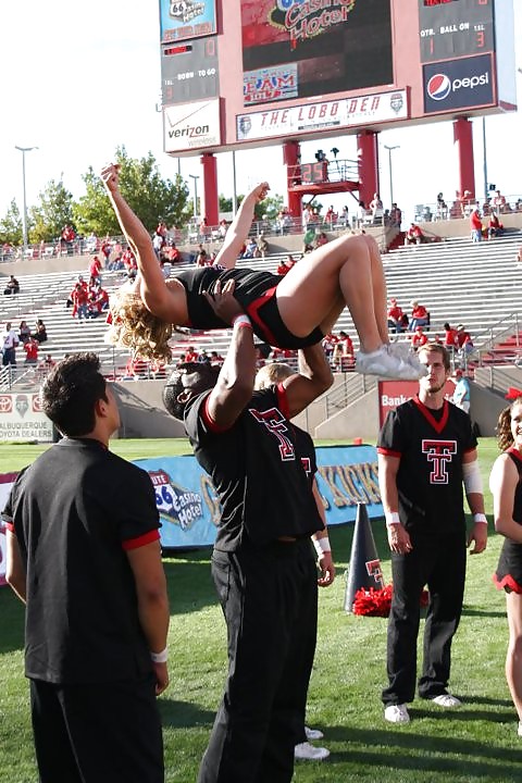 Cheerleaders
 #5282392