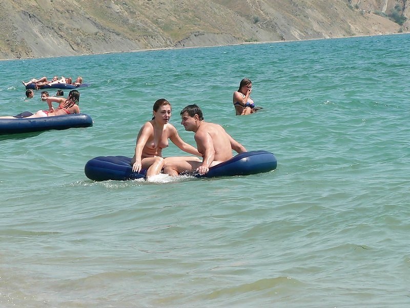 Sono una nudista da spiaggia
 #289259