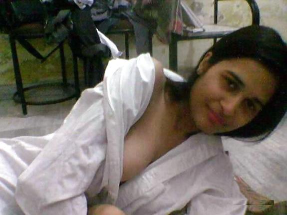 Indian Girl Exposing #19670630