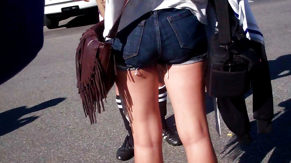 Beautiful girls butts & ass in jeans  #7562933
