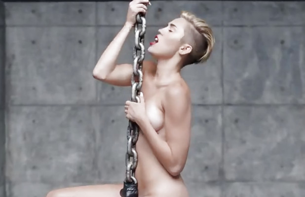 Miley cyrus
 #22697435