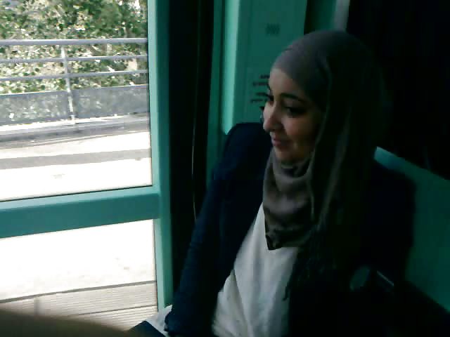 Clignotant Hijab Musulman Arab #13464931