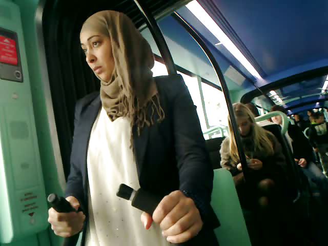 Clignotant Hijab Musulman Arab #13464948