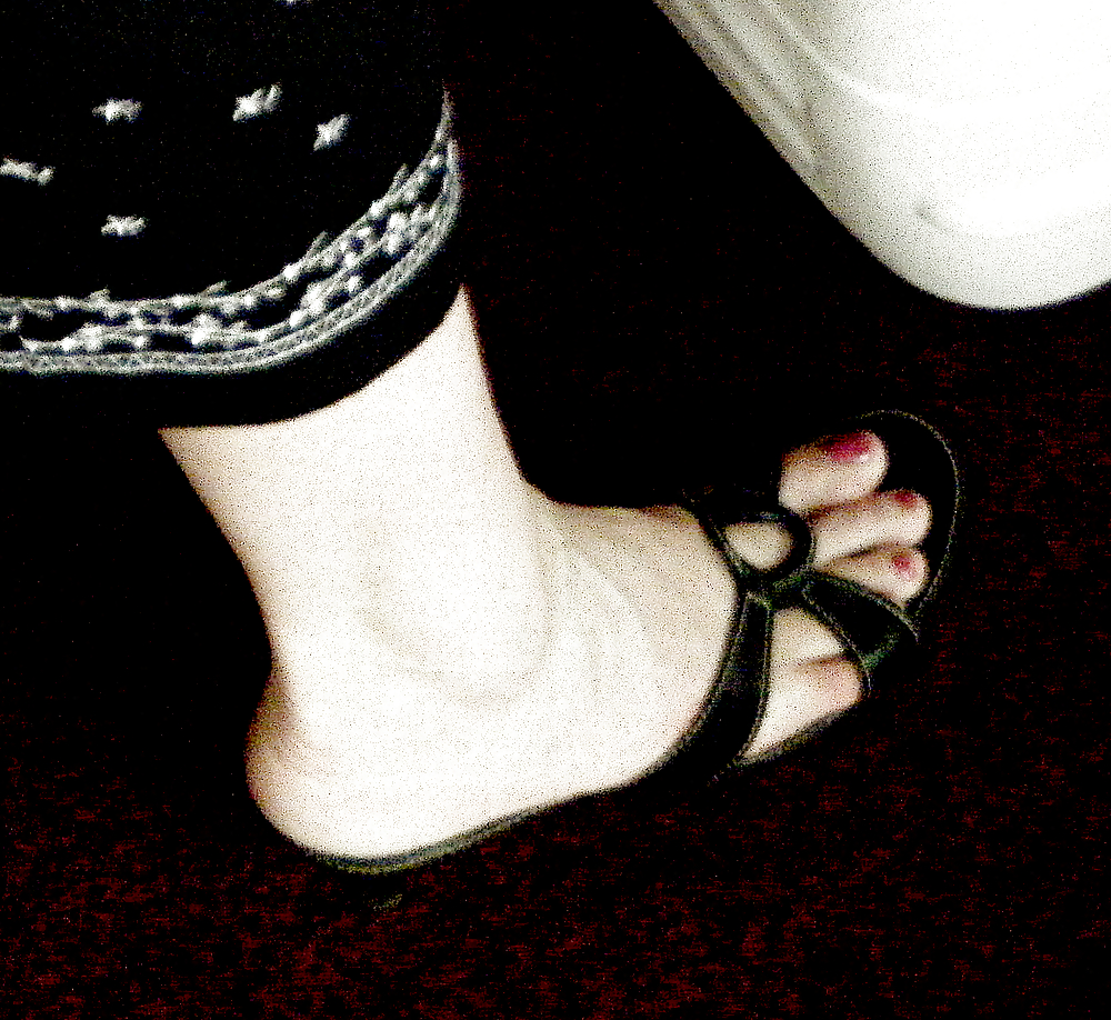 Pretty soccer mom feet #1586408