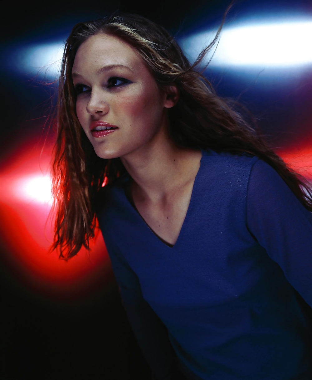 Julia stiles (hq)
 #12963036