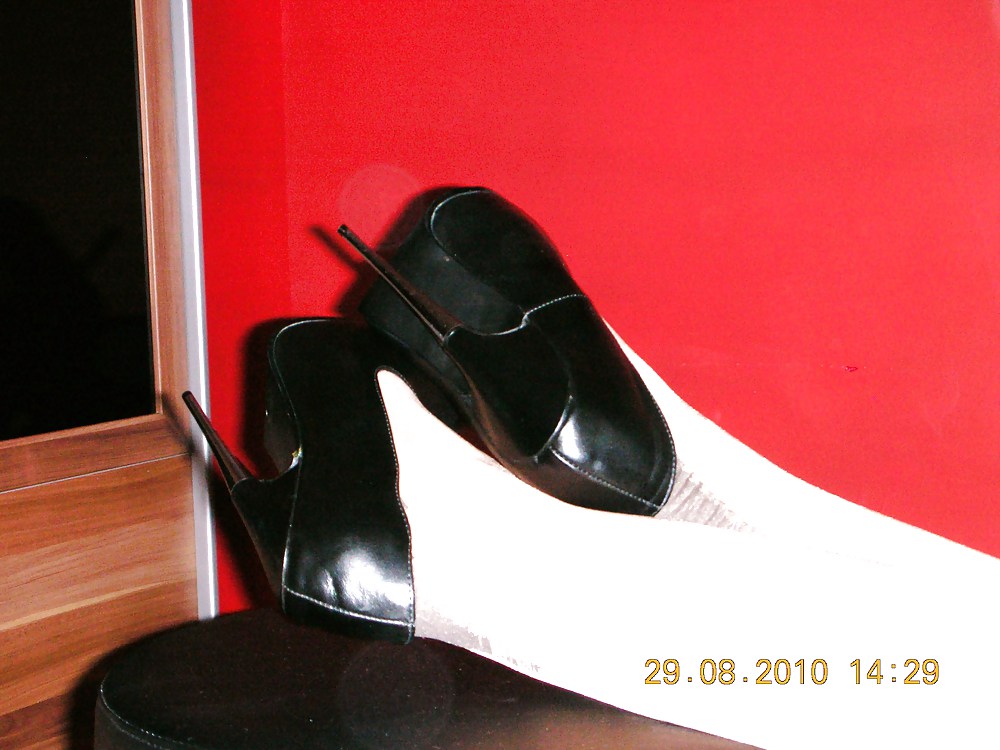 Frau Schwarz 16 Cm Extrem Leder High Heels Metall Gespickt #18376975