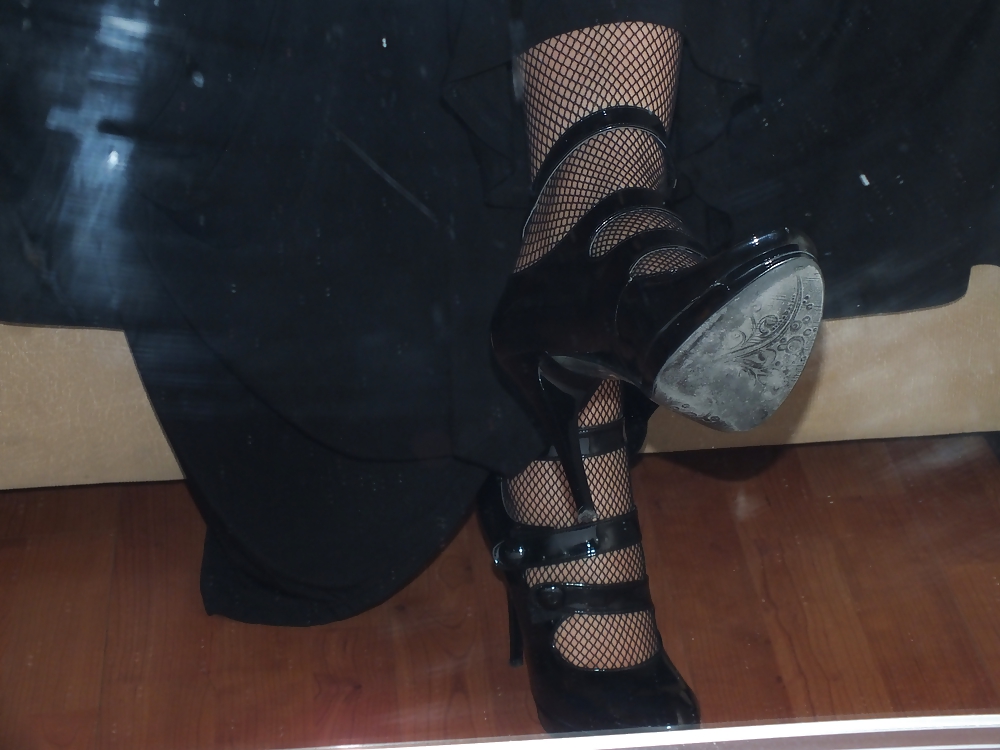 Mujeres con un ojo
 #5752523