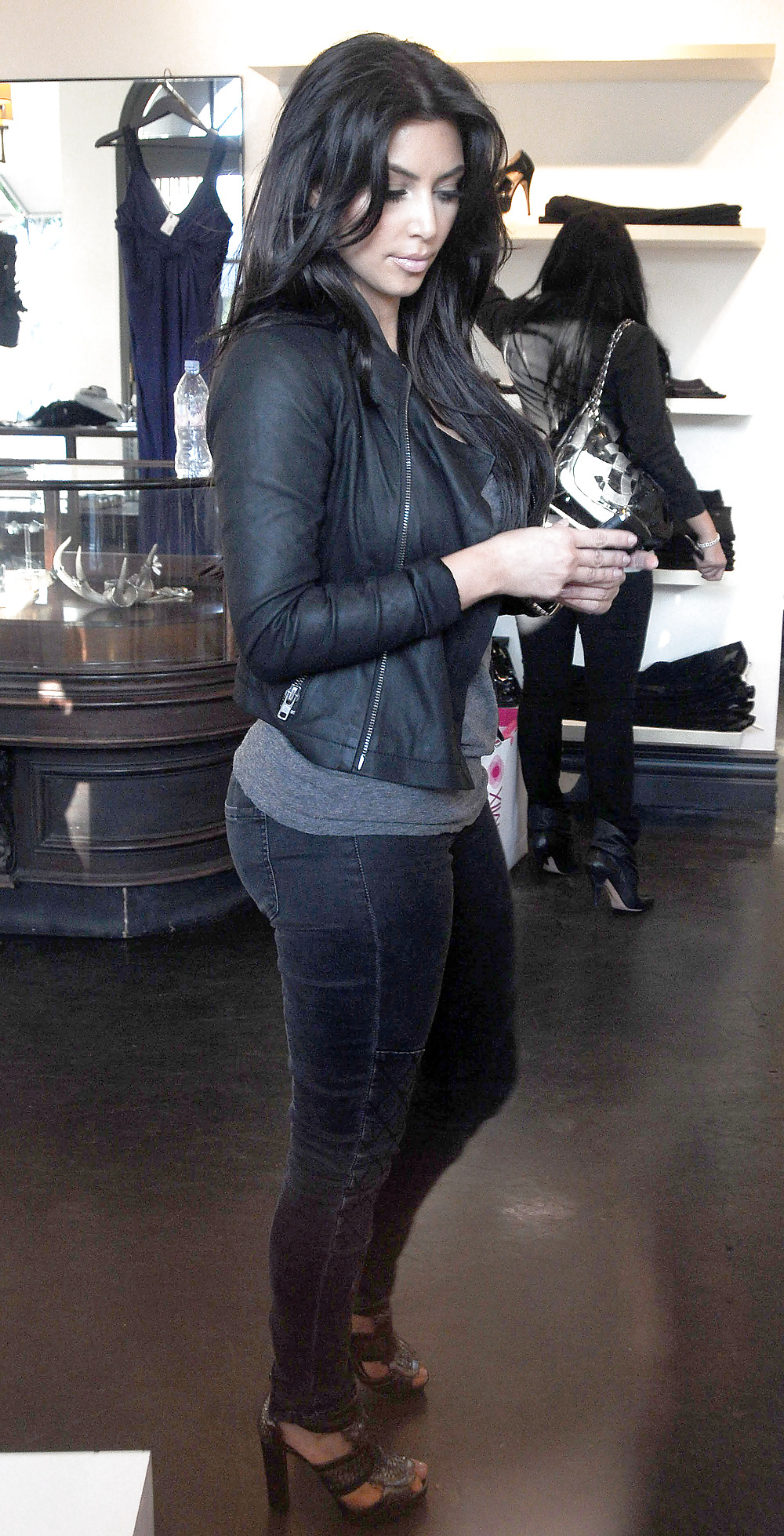 Kim Kardashian Candids at Intermix in West Hollywood #2046214