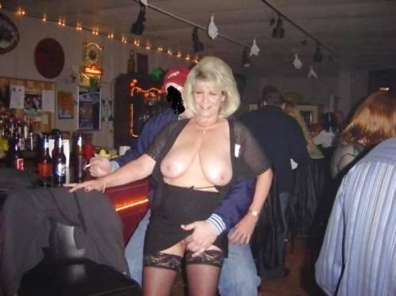 Wives on romantic getaways get frisky and risky #8050394