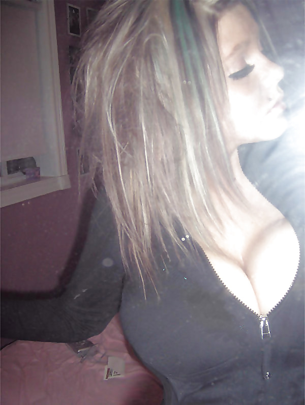 Amatrice habillees et horny 05 #9597743