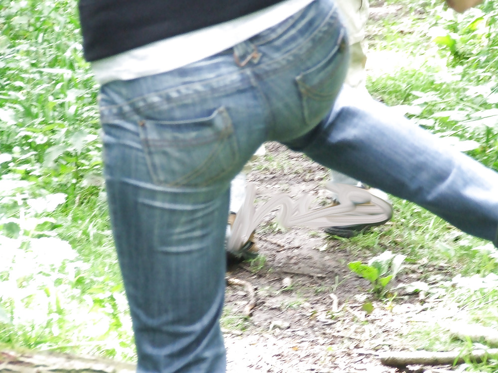 Queens in denims CIV - Hand- and Blowjobs #9398417