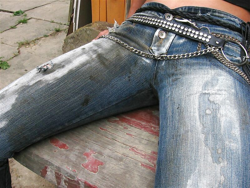 Queens in denims CIV - Hand- and Blowjobs #9398436