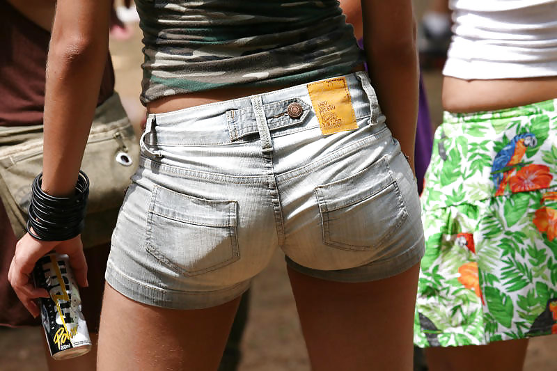 Queens in denims CIV - Hand- and Blowjobs #9398473