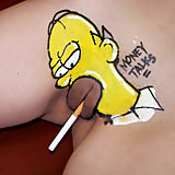 Homer Simpson, Body Painting Sur La Chatte De Certains Poussin. #194431