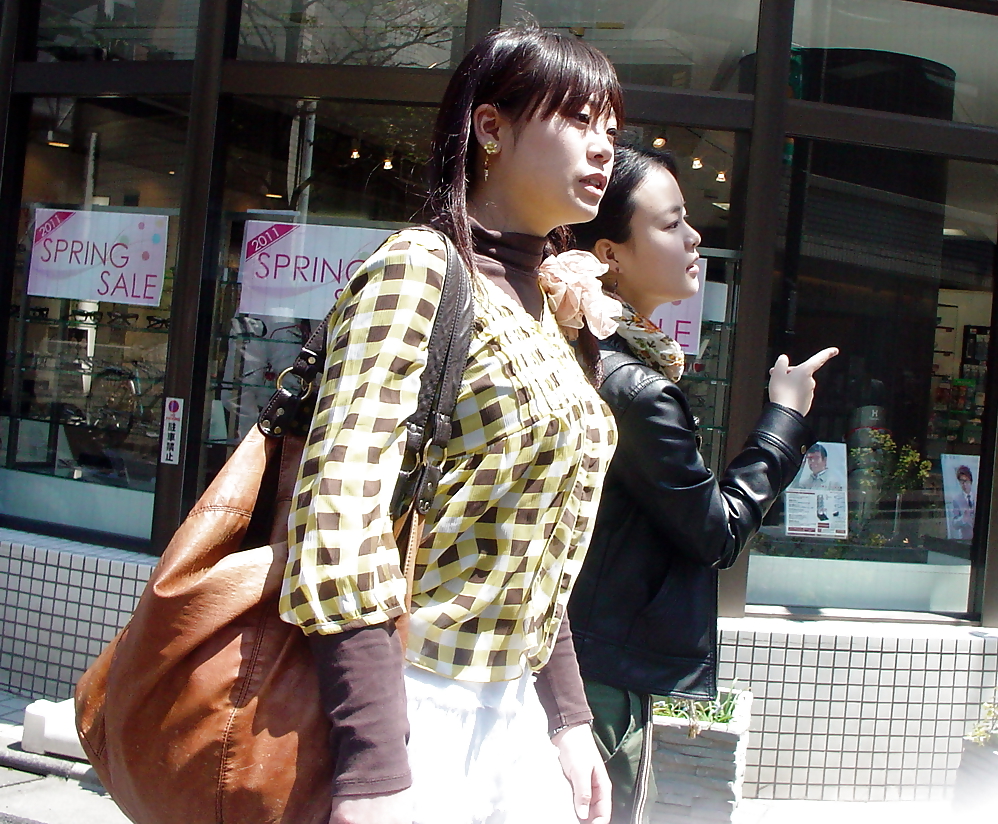 Verschiedene Japanische Mädchen Auf Der Straße Pt 3 #13741915