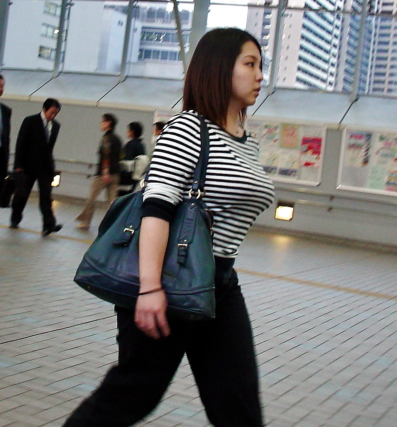 Verschiedene Japanische Mädchen Auf Der Straße Pt 3 #13741955