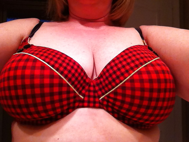 Exgirlfriends Mutter Macht Riesigen Juggs Durch Ihre Eigene Webcam #18589323