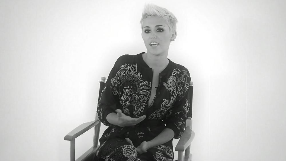 Sexy Miley Cyrus Foto-Shooting Für Elle Uk, Juni 2013 #18347562