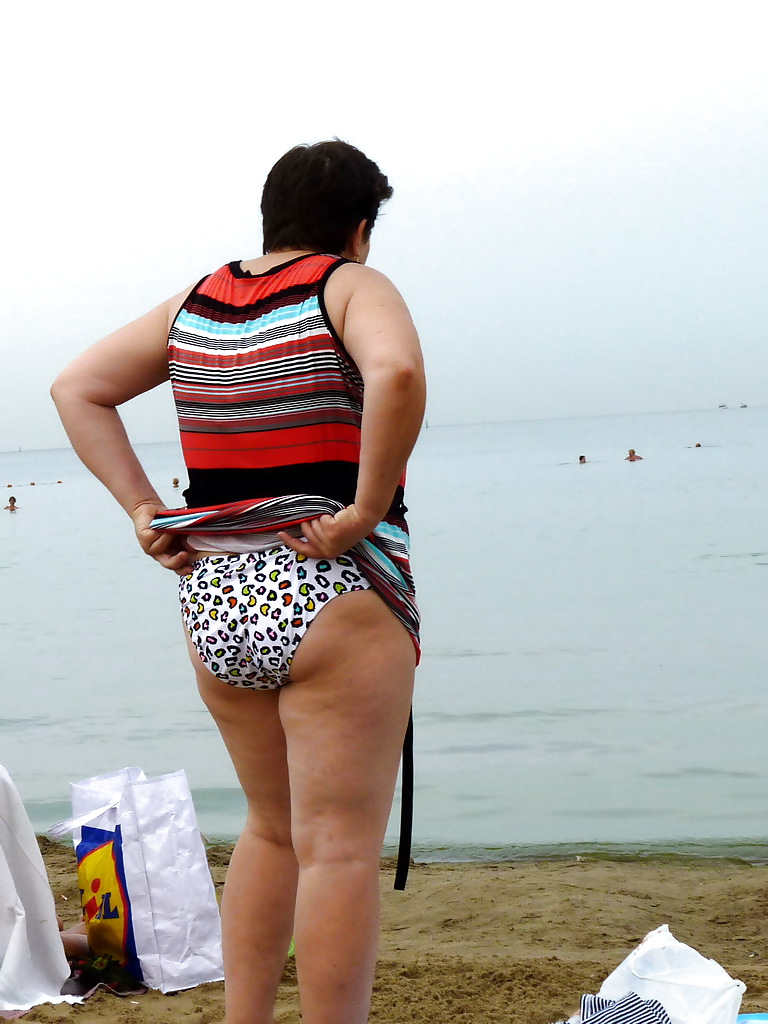 ロシア人女性のビーチでの撮影
 #19817080