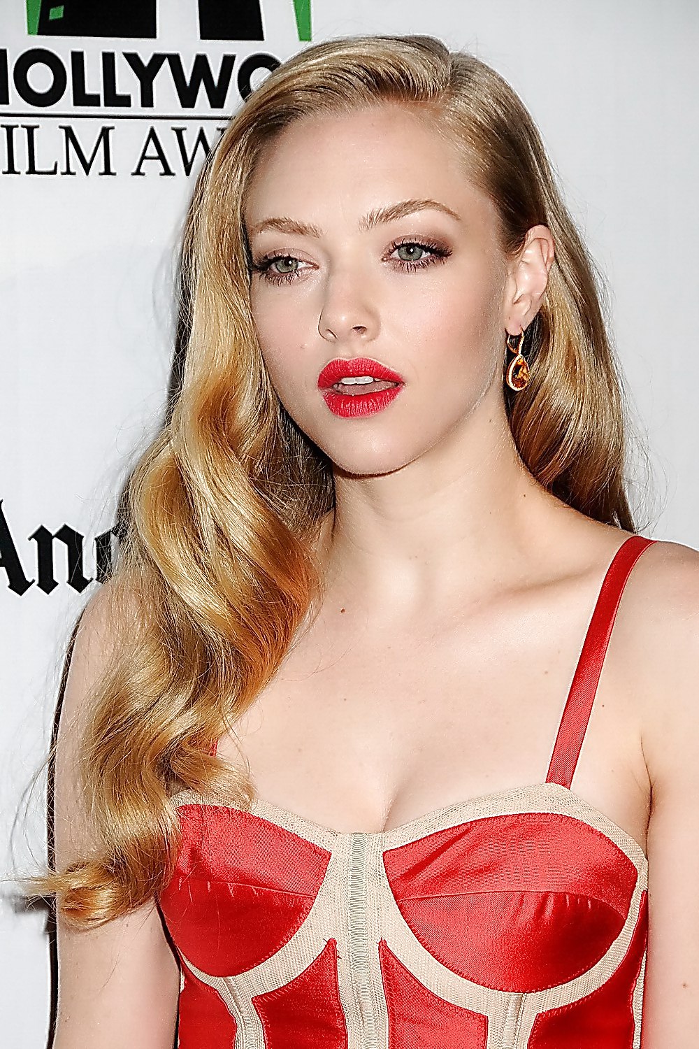 Amanda Seyfried By twistedworlds #12316747