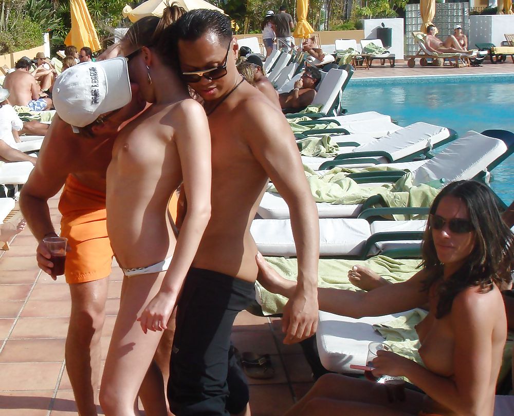 Null-Pool-Party #19357232