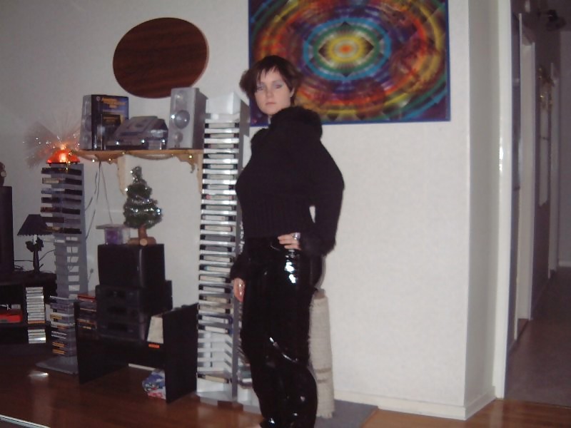 Very Cute Short Hair Wife
