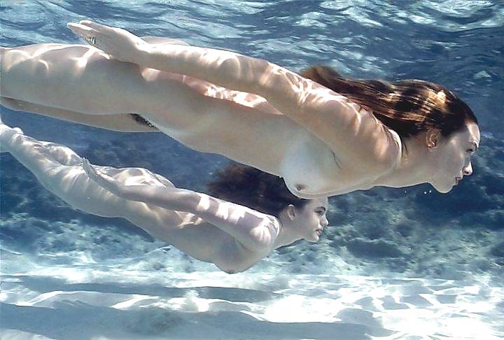 Horny nudist girls showing their pussies &tits Beach Teens 4 #16613513
