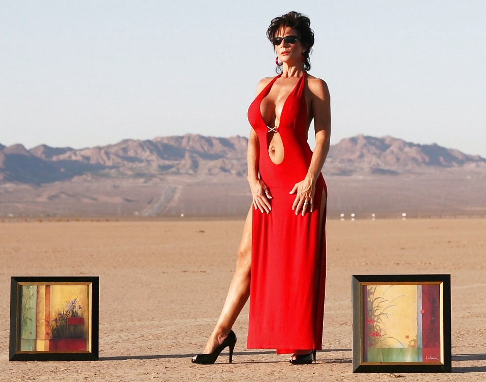Hotlegs-mature deauxma hot