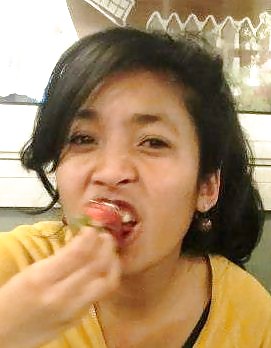 BUKKAKE PICTURES MY NIECE EAT ALIVE SNAILS 24