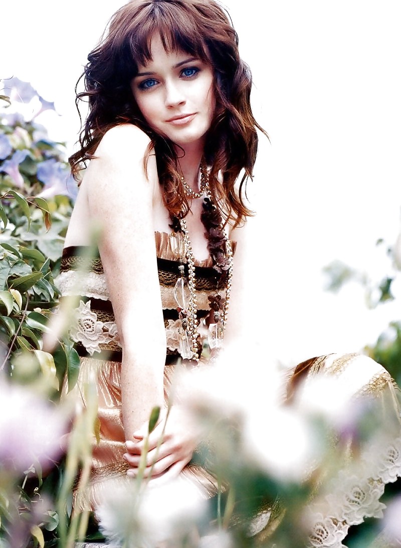 Alexis Bledel 
 #21800304