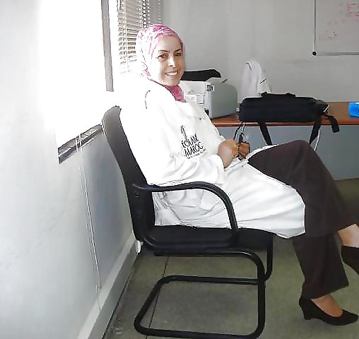 Arab Hure Krankenschwester #9895087