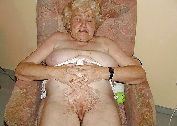 IS THIS YOUR GRANNY....TEG #3376428
