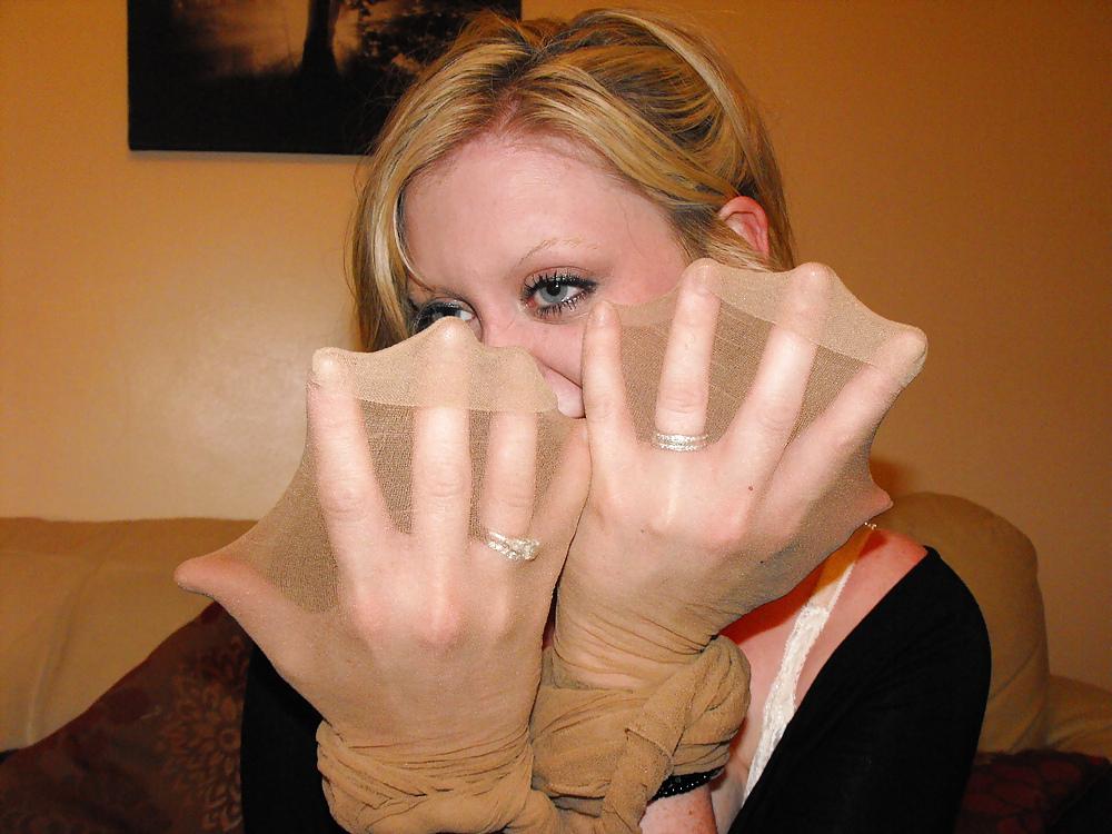 Em exhibits you her stinky tights #9402366