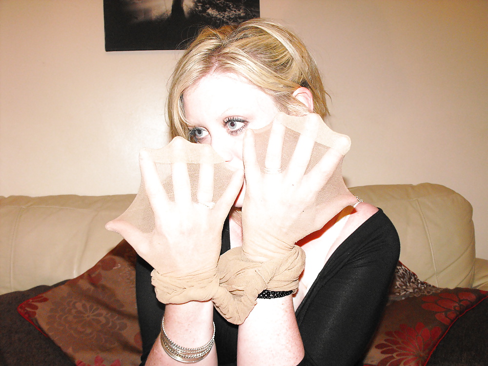 Em exhibits you her stinky tights #9402392