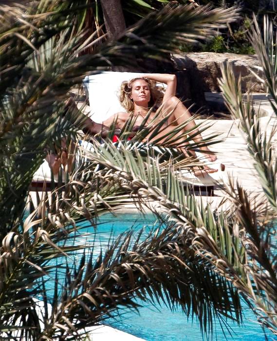Heidi Klum - Oben-ohne-Urlaub In Ibiza #5016485