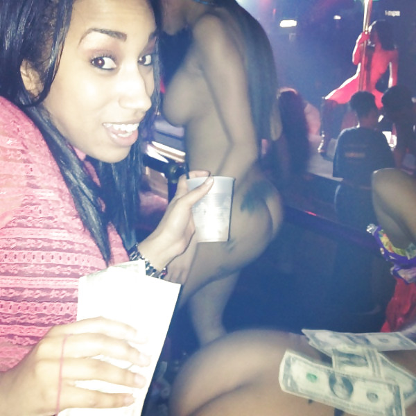 Estoy enamorado !! de una stripper negra !! 
 #16086871