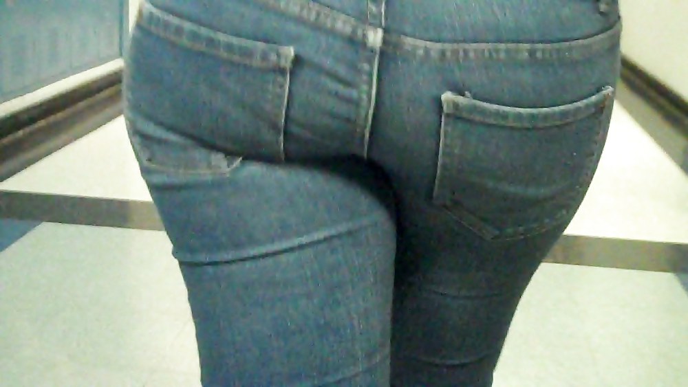 Big Ass Hintern Für Sie In Jeans Zu Fuß #3242735