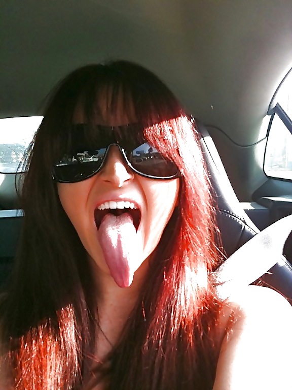 Chicas con lenguas monstruosamente largas 4
 #15666490