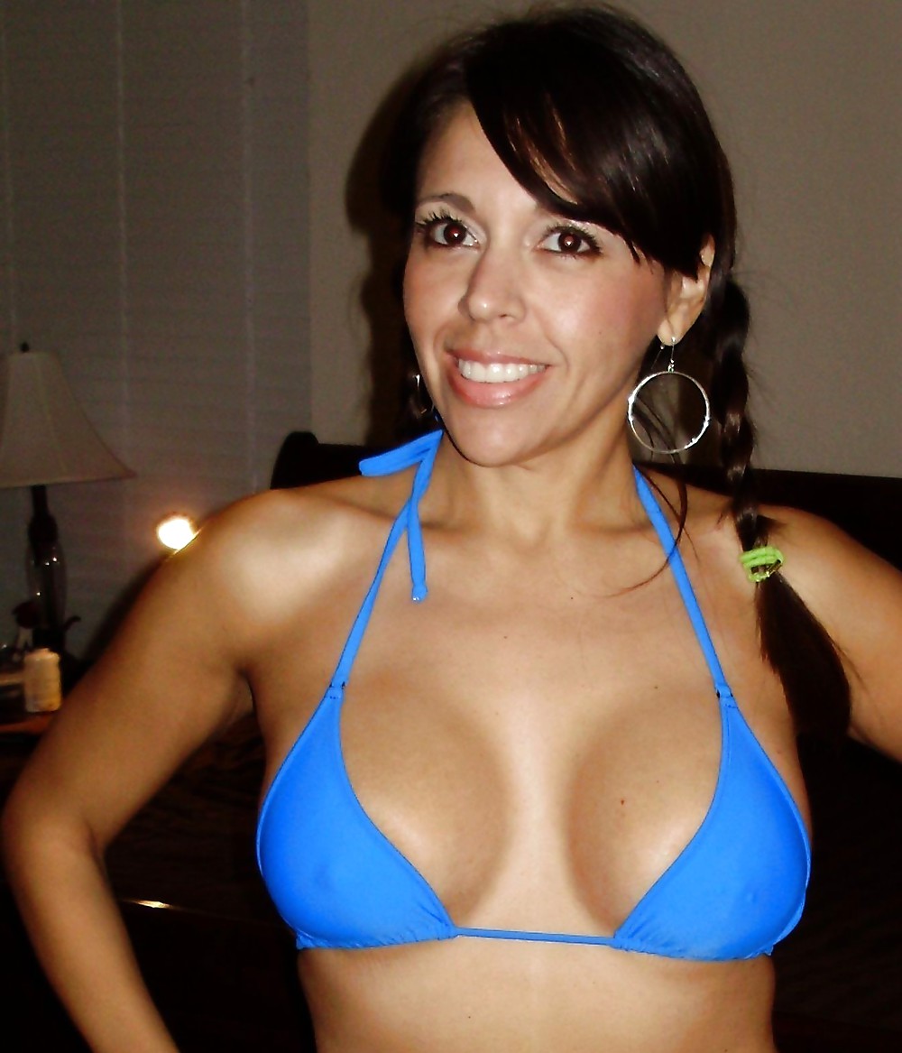 Me Posant Avec Sexy Bleu Micro Bikini #10943874