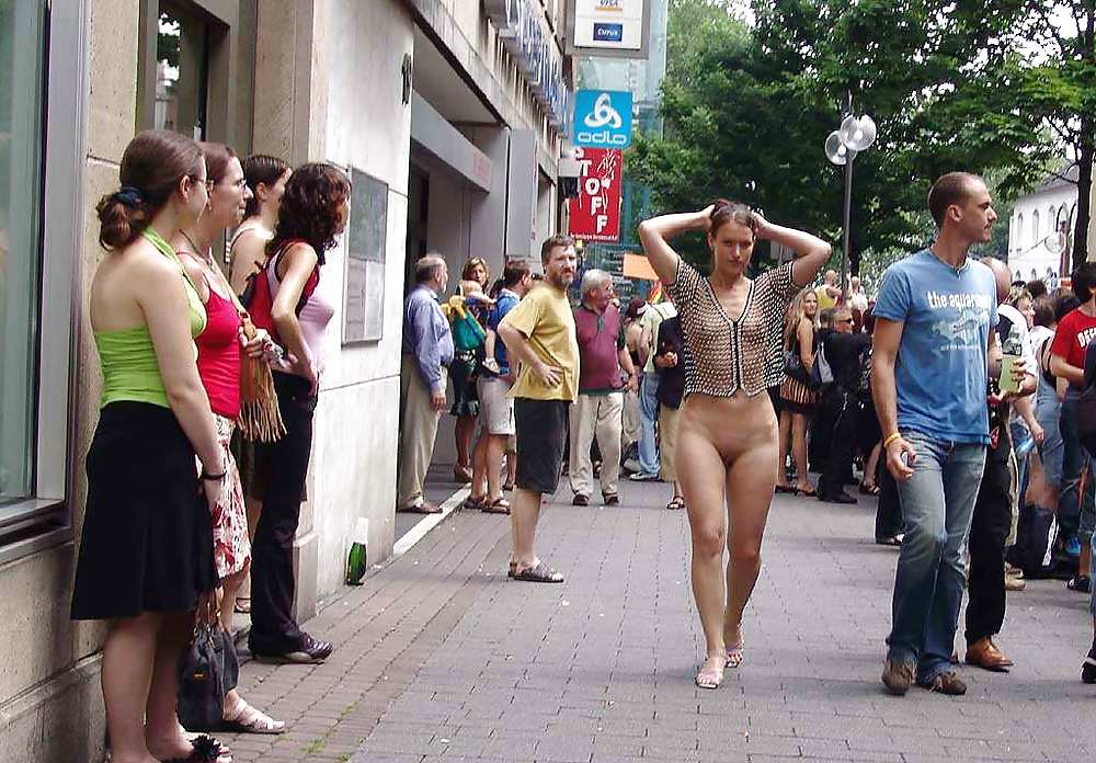 Hombre vestido, mujer desnuda(cmnf) 2
 #5702623