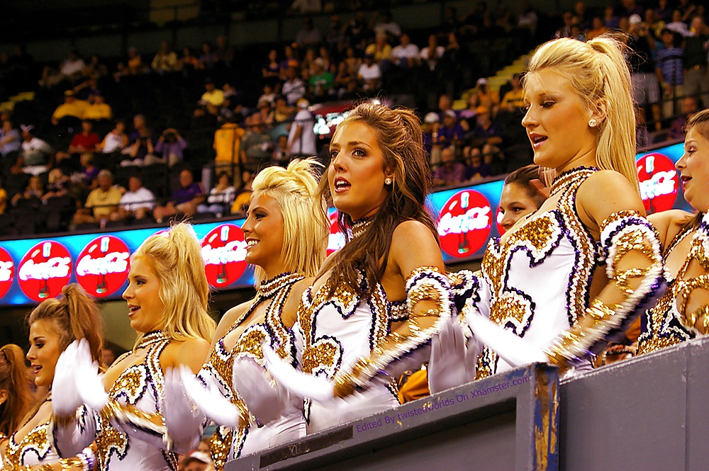 チアリーダーズ エロティカ 10 by twistedworlds
 #18318627