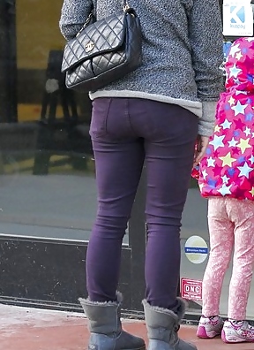 Alyson Hannigan #19563479
