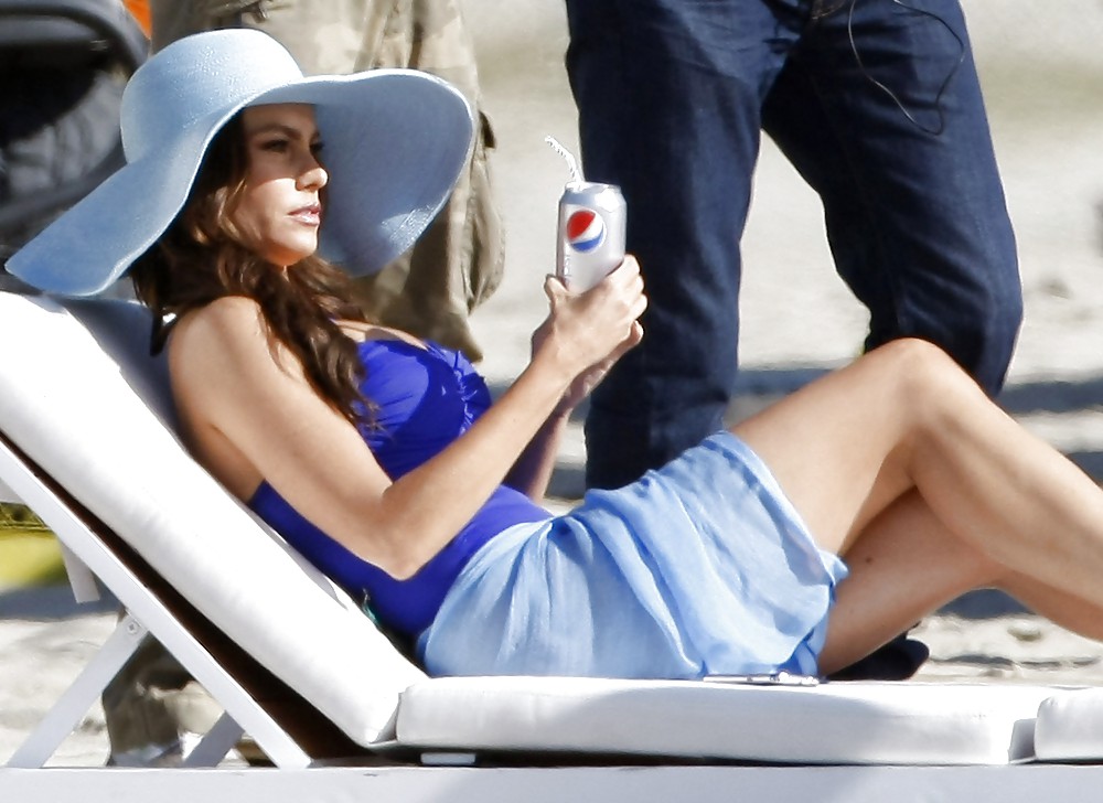 Sofia Vergara & David Beckham a Diet Pepsi commercial in LA #4483864