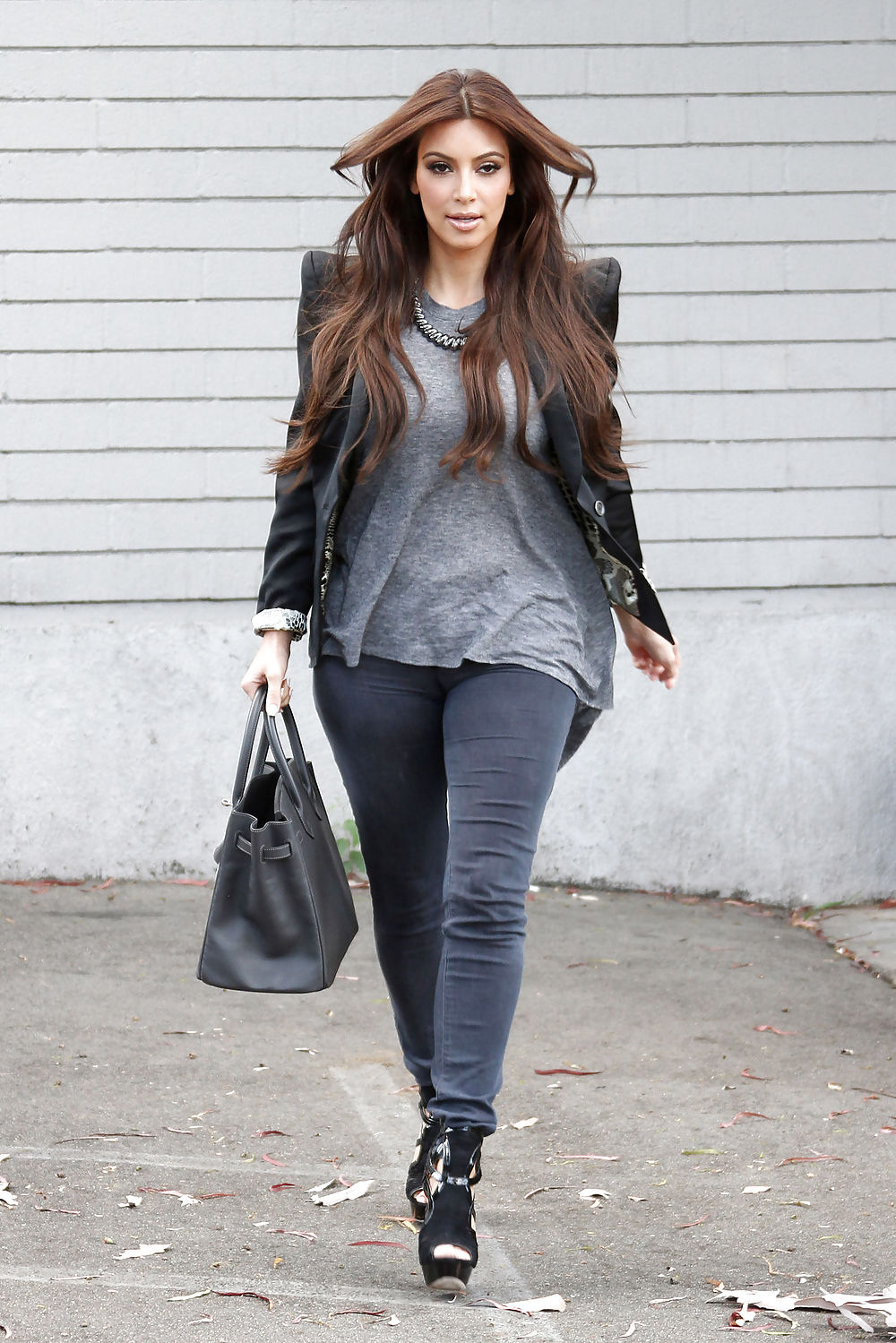 Kim Kardashian arriving at a Studio City television studio #4627510