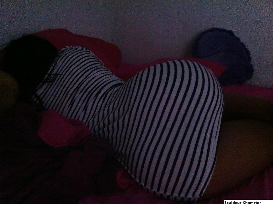 Ma femme nvle coupe et grosse croupe
 #13491748