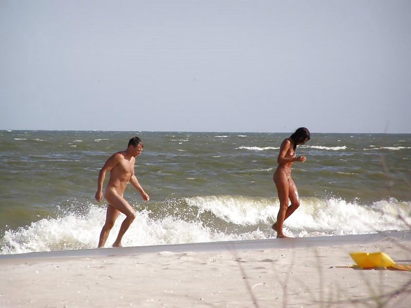 Sono una nudista da spiaggia
 #1285130