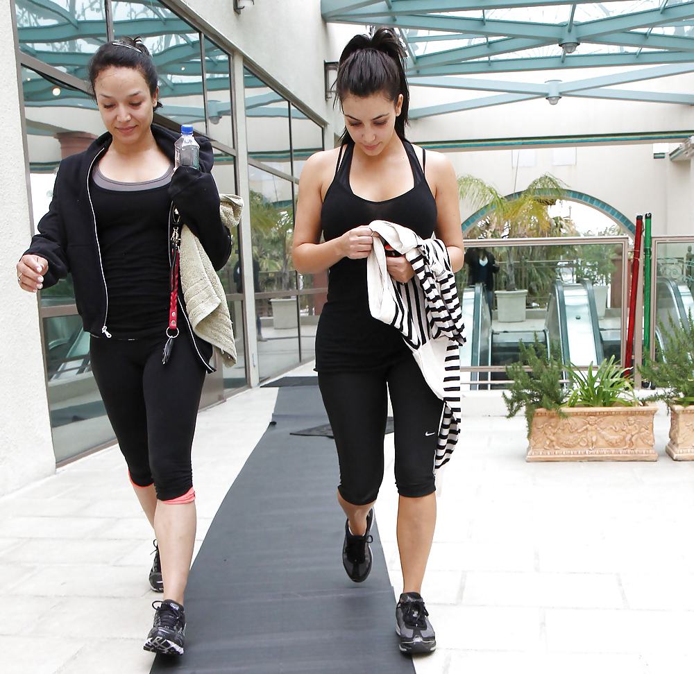 Kim Kardashian in leggings leaving a gym in Studio City #5354484