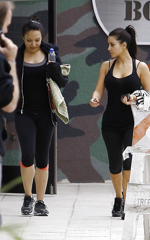 Kim Kardashian in leggings leaving a gym in Studio City #5354506