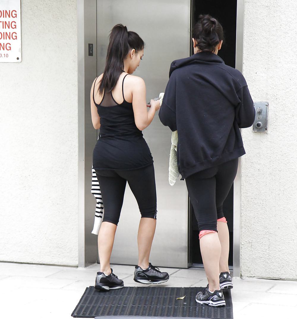 Kim Kardashian in leggings leaving a gym in Studio City #5354632